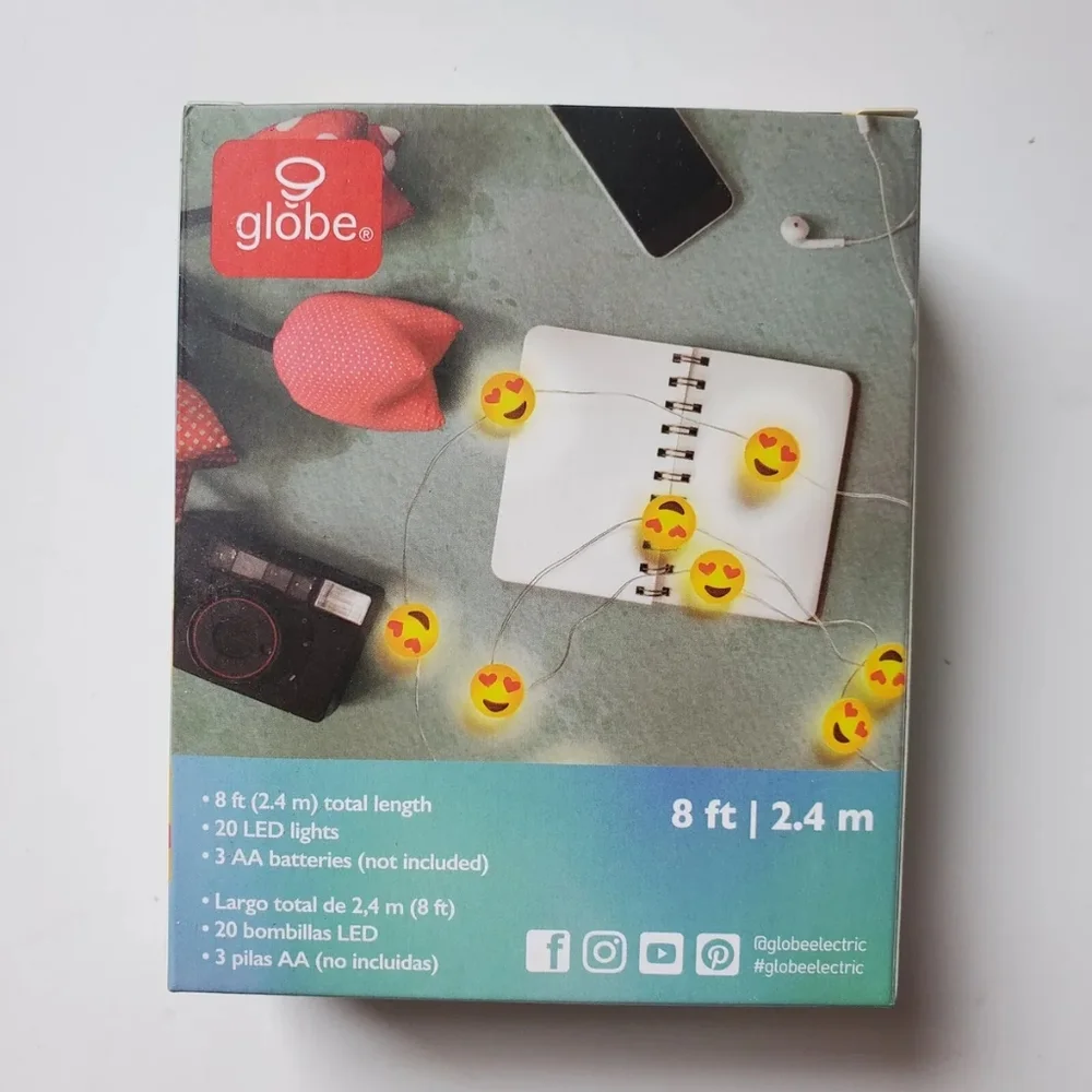NEW GLOBE Heart Eyes Smiley Face Emoji 20 LED String Lights 8ft Battery Powered